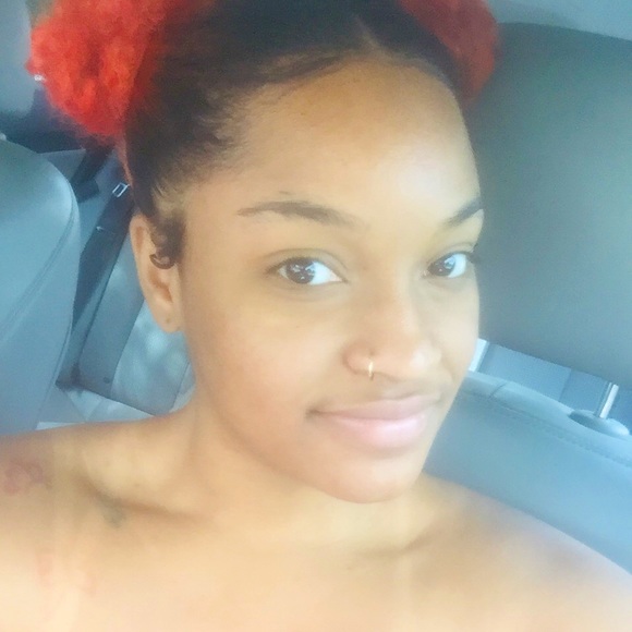 Meet your Posher, Ciera - Picture 1 of 1